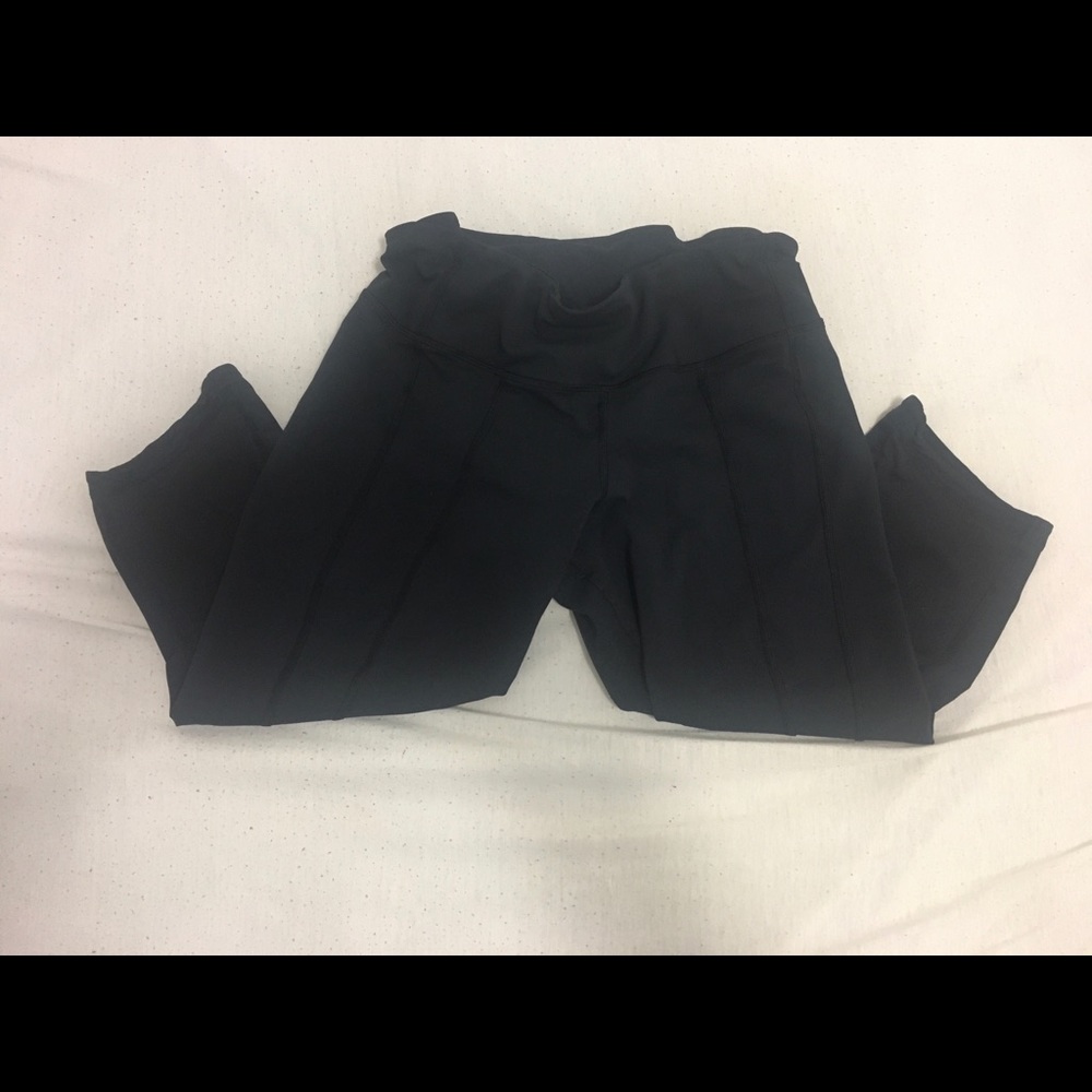 Lululemon crop leggings, black, size 8